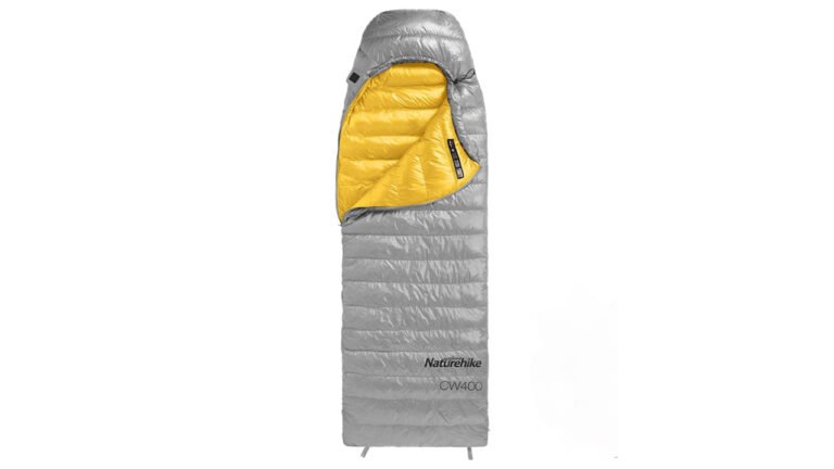 Naturehike 650FP saco de dormir ultraligero de plumón para senderismo sobre fondo blanco