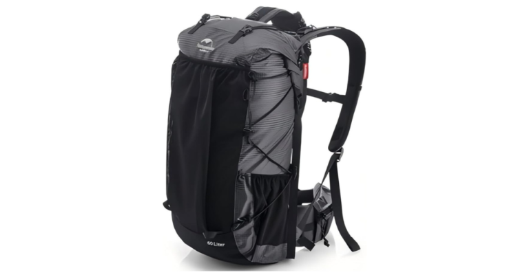 Naturehike Rock 60L mochila ultraligera para senderismo sobre fondo blanco